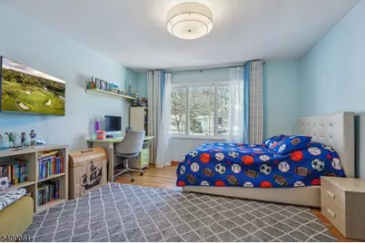 33 Haran Cir, Millburn, NJ 07041 - Photo 17