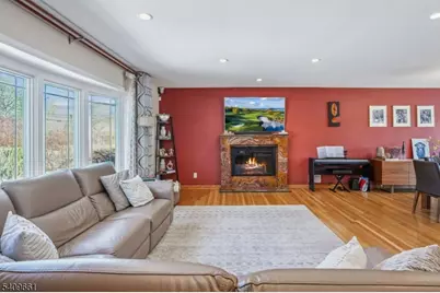 33 Haran Cir, Millburn, NJ 07041 - Photo 5