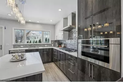 33 Haran Cir, Millburn, NJ 07041 - Photo 15