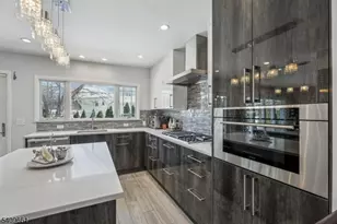 33 Haran Cir, Millburn, NJ 07041 - Photo 15