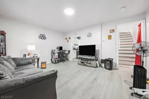 418 S 10th St, Newark, NJ 07103 - Photo 7