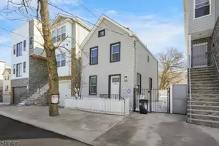 418 S 10th St, Newark, NJ 07103 - Photo 1