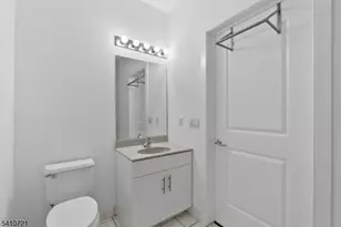 172 Culver Ave, Jersey City, NJ 07305 - Photo 9