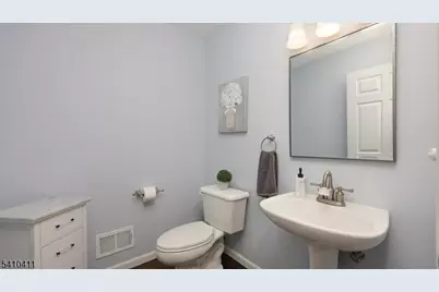 49 Clydesdale Rd, Scotch Plains Township, NJ 07076 - Photo 17