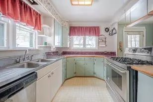 782 Uniontown Rd, Lopatcong Township, NJ 08865 - Photo 3