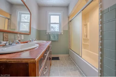 782 Uniontown Rd, Lopatcong Township, NJ 08865 - Photo 17