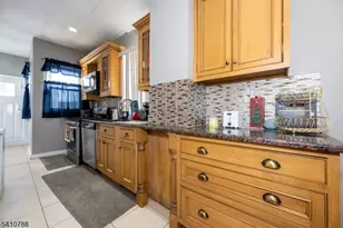 32 Newfield St, East Orange, NJ 07017 - Photo 11