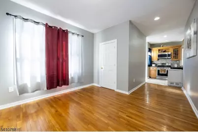 32 Newfield St, East Orange, NJ 07017 - Photo 9