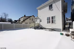 32 Newfield St, East Orange, NJ 07017 - Photo 3