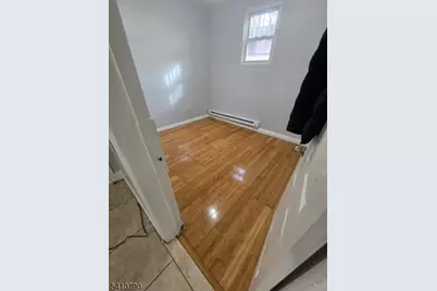 588 S 10th St, Newark, NJ 07103 - Photo 11