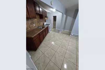 588 S 10th St, Newark, NJ 07103 - Photo 5