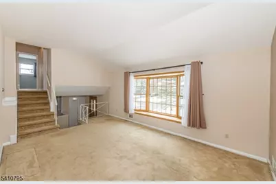 5 Beechwood Dr, Roxbury Township, NJ 07876 - Photo 3