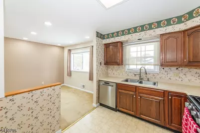 5 Beechwood Dr, Roxbury Township, NJ 07876 - Photo 9