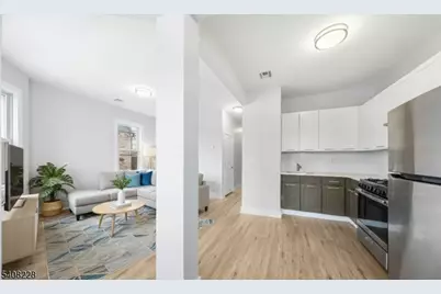 327 S 19th St, Newark, NJ 07103 - Photo 7