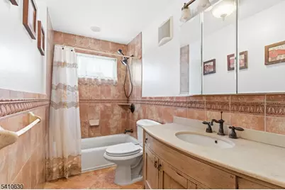 909 Seymour Ave, Linden, NJ 07036 - Photo 9