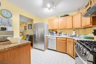 51 Crestview Ln, Mount Arlington, NJ 07856 - Photo 7