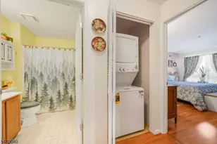 51 Crestview Ln, Mount Arlington, NJ 07856 - Photo 9