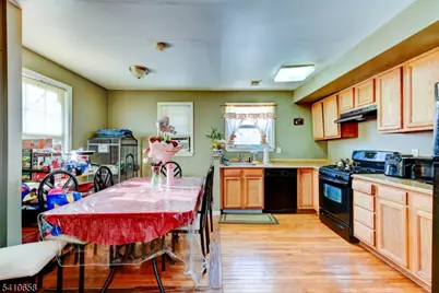 27 Newell Ave, New Brunswick, NJ 08901 - Photo 5