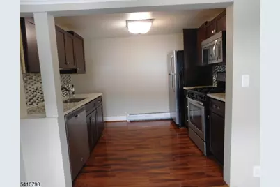 24 Hutchinson Ave, Hawthorne, NJ 07506 - Photo 9