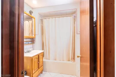 713 Dennis Pl, Linden, NJ 07036 - Photo 25