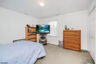 38 Longfellow Dr, Woodbridge Township, NJ 07067 - Photo 21