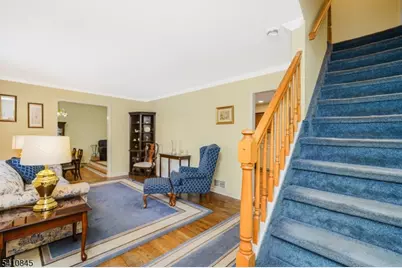 38 Longfellow Dr, Woodbridge Township, NJ 07067 - Photo 5