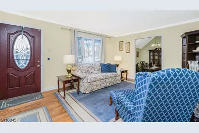 38 Longfellow Dr, Woodbridge Township, NJ 07067 - Photo 3