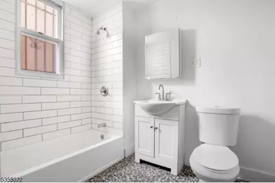 51 Schley St, Newark, NJ 07112 - Photo 23