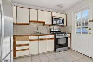 145 River Dr, Elmwood Park, NJ 07407 - Photo 9