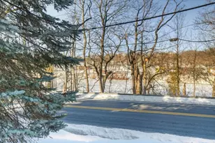 145 River Dr, Elmwood Park, NJ 07407 - Photo 3