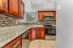 55 Sage Ct, Bedminster Township, NJ 07921 - Photo 11