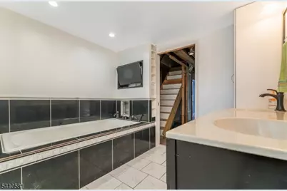 12 Brainard St, Phillipsburg, NJ 08865 - Photo 11