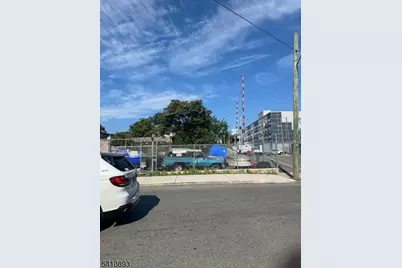 560-568 E 18th St, Paterson, NJ 07514 - Photo 5
