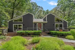 1 Fawn Ridge Rd, Clinton Township, NJ 08833 - Photo 1