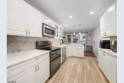 6 Alwood St, Roxbury Township, NJ 07876 - Photo 5