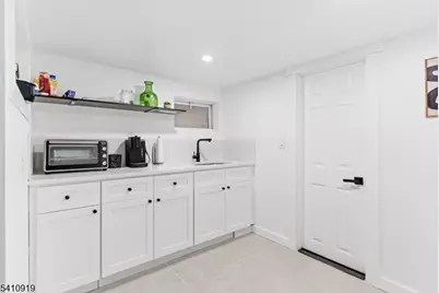 295 Dr Mlk Blvd, Newark, NJ 07102 - Photo 11