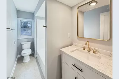 564 Warren St, Phillipsburg, NJ 08865 - Photo 33