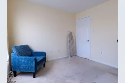 37 Boston Ct, Newark, NJ 07103 - Photo 23