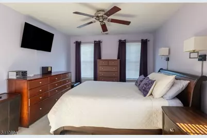 37 Boston Ct, Newark, NJ 07103 - Photo 29