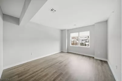 764 Newbridge Rd, Teaneck Township, NJ 07666 - Photo 7