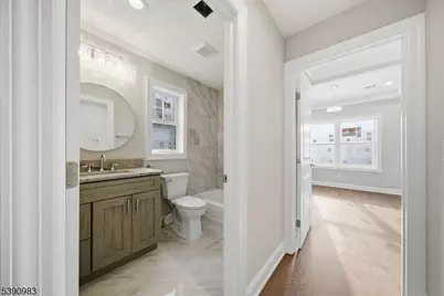 10 Buena Rd, Parsippany, NJ 07054 - Photo 33