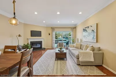 122 Hempstead Ct, Madison, NJ 07940 - Photo 3