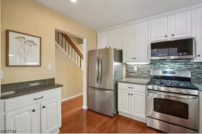 122 Hempstead Ct, Madison, NJ 07940 - Photo 9