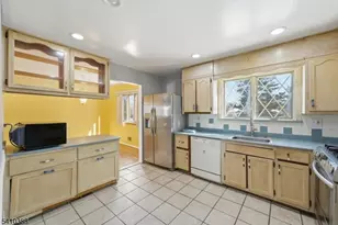 9 Atlantic Rd, Franklin Township, NJ 08873 - Photo 5