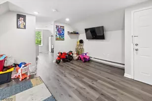 164 Parker St, Newark, NJ 07104 - Photo 17