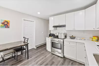 164 Parker St, Newark, NJ 07104 - Photo 9