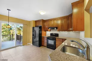 2103 Vroom Dr, Bridgewater, NJ 08807 - Photo 9