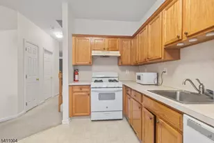 137 Stratford Dr, Nutley, NJ 07110 - Photo 5