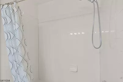 137 Stratford Dr, Nutley, NJ 07110 - Photo 17