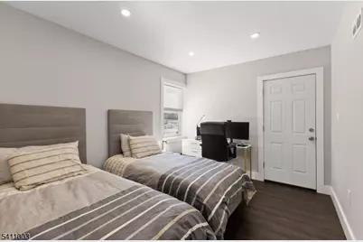 132 Cresthill Ave, Clifton, NJ 07012 - Photo 9